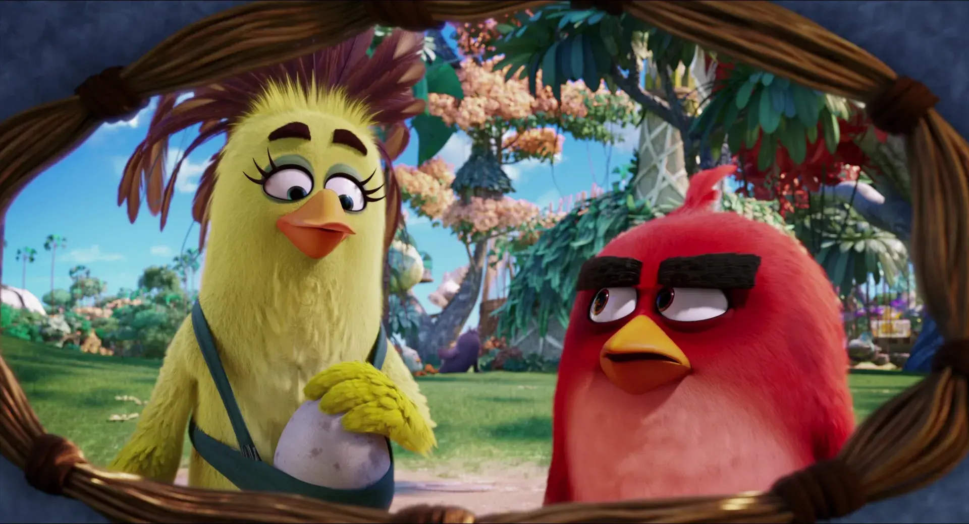 Jason Sudeikis and Jillian Bell in The Angry Birds Movie (2016)