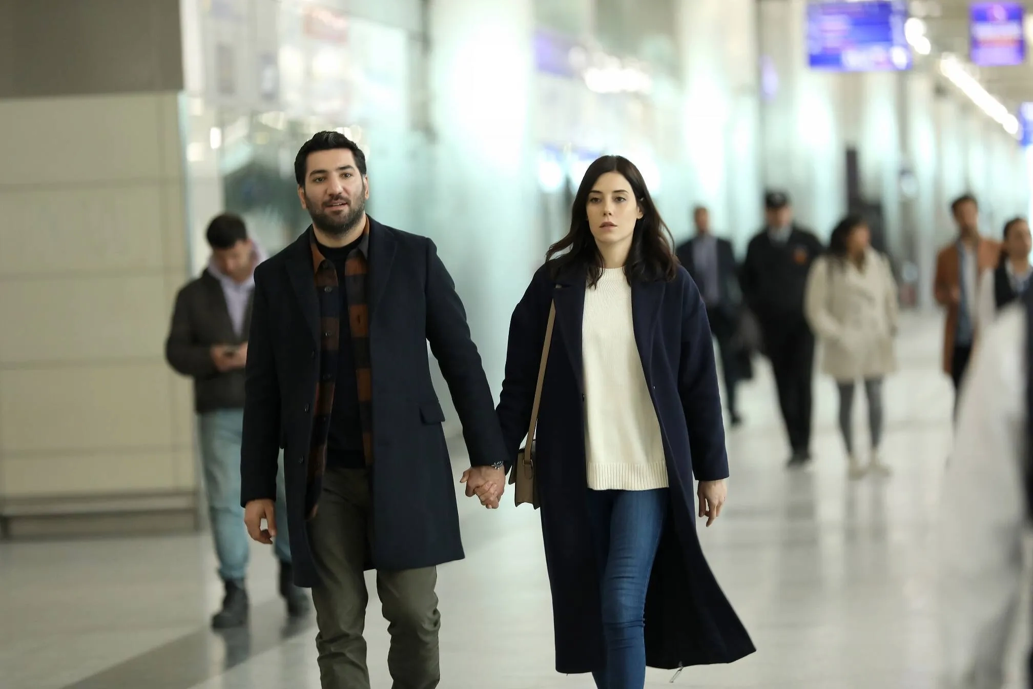 Cansu Dere and Berkay Ates in The Unfaithful (2020)