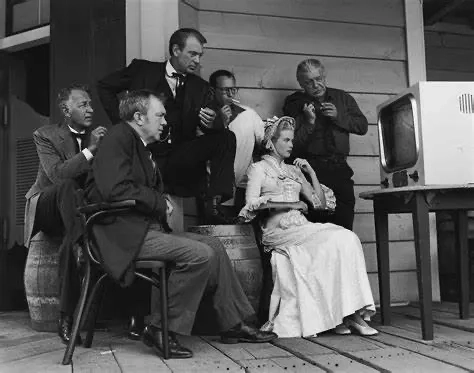 Gary Cooper, Grace Kelly, Lon Chaney Jr., Carl Foreman, Otto Kruger, and Thomas Mitchell in High Noon (1952)