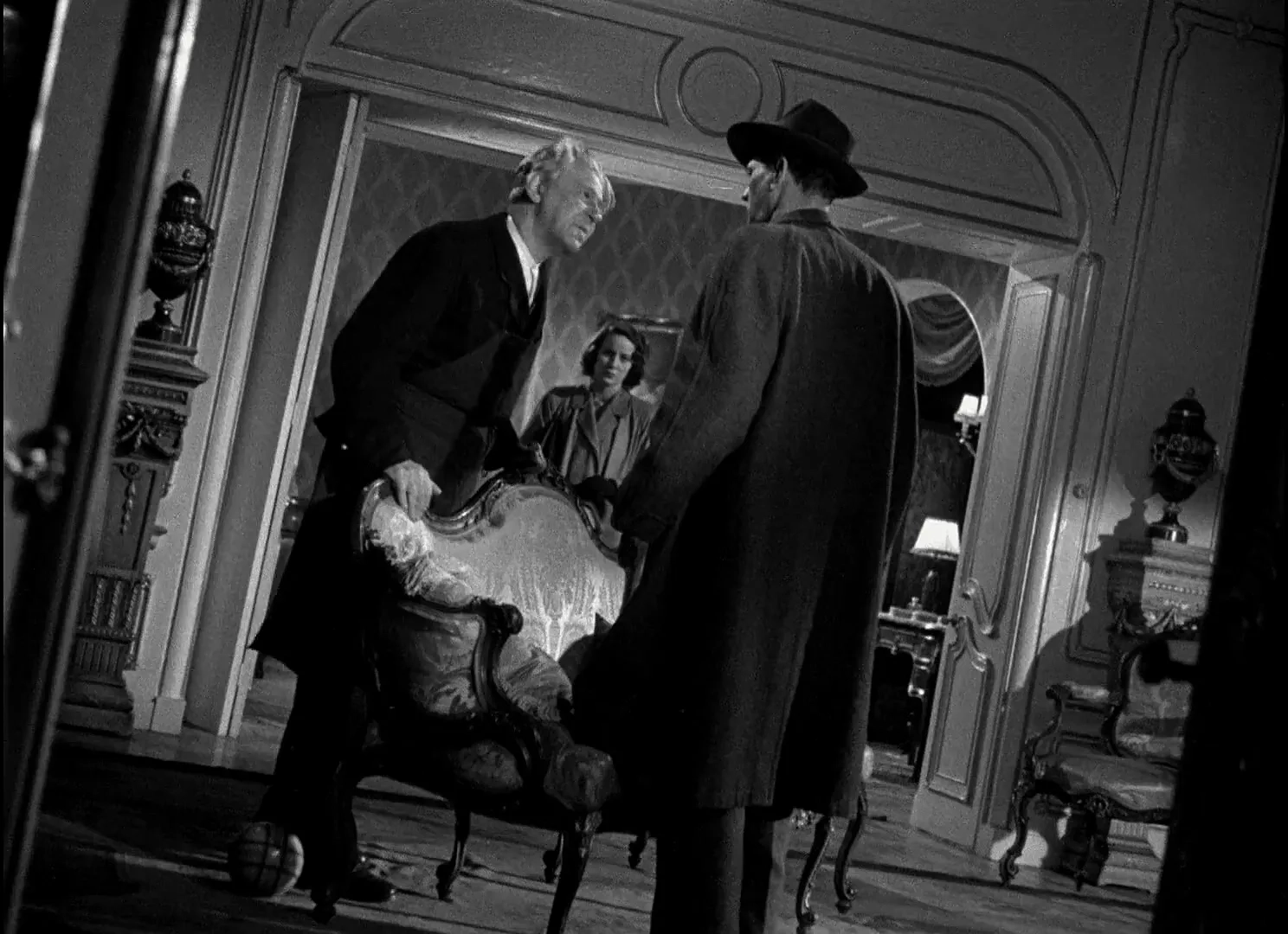 Paul Hörbiger and Alida Valli in The Third Man (1949)