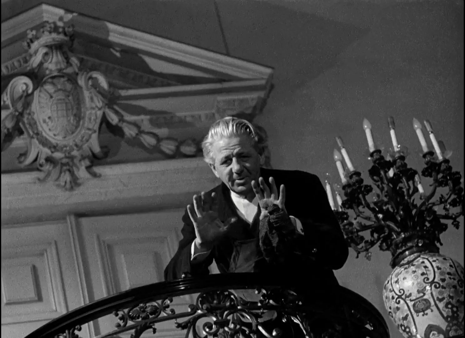 Paul Hörbiger in The Third Man (1949)