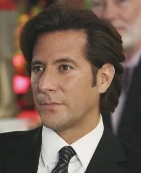 Henry Ian Cusick in Lost (2004)