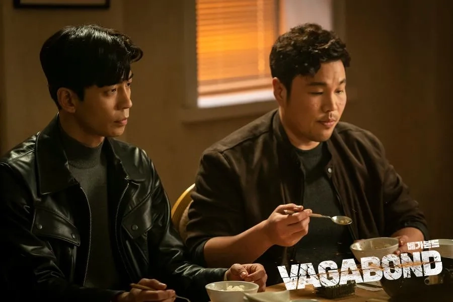 Shin Seung-hwan and Seong-rok Sin in Vagabond: Episode #1.9 (2019)