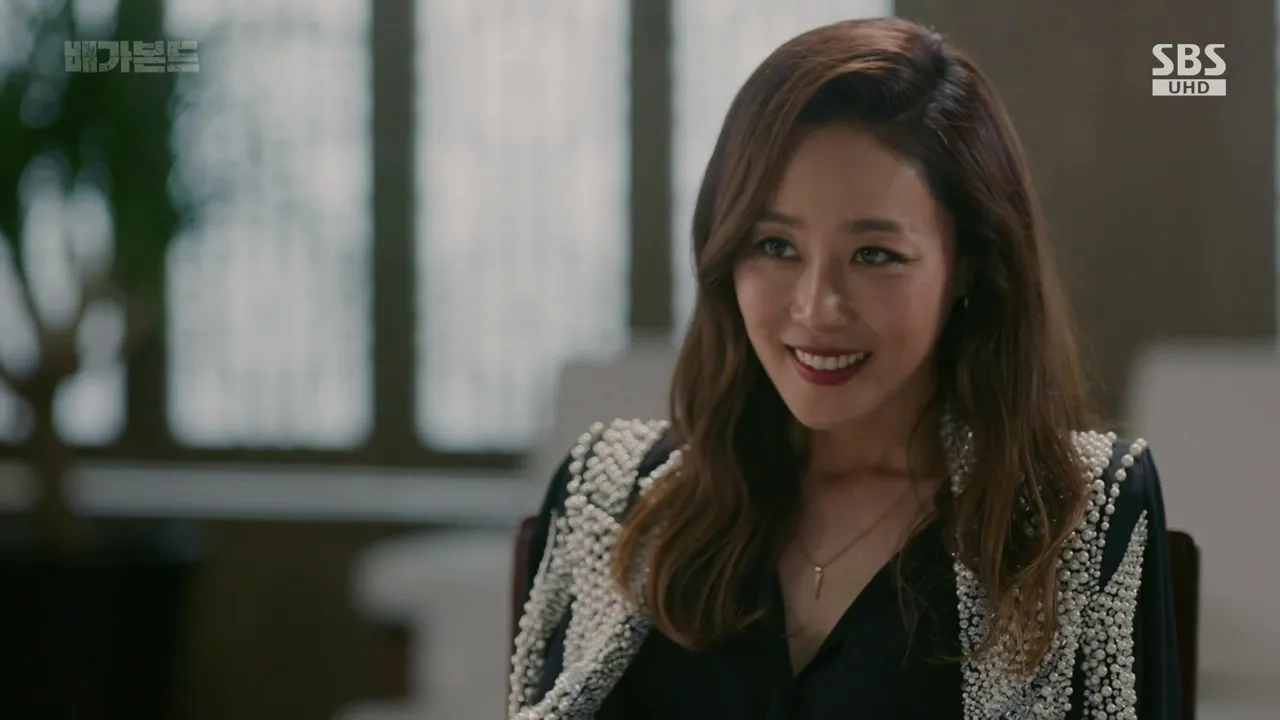 Moon Jeong-Hee in Vagabond: Episode #1.12 (2019)