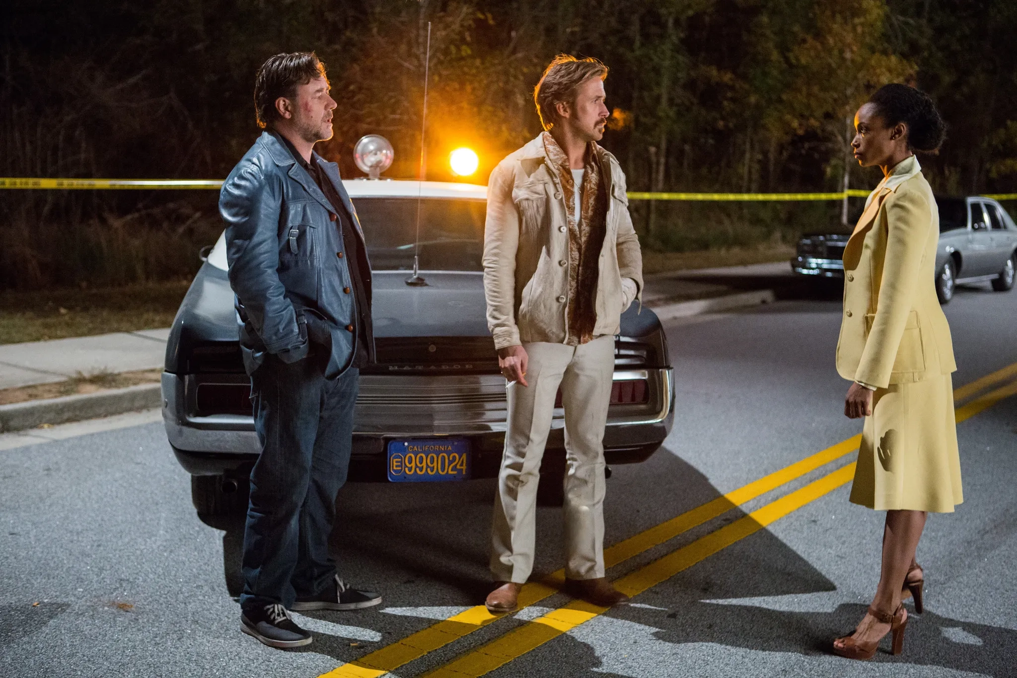 Russell Crowe, Ryan Gosling, and Yaya DaCosta in The Nice Guys (2016)