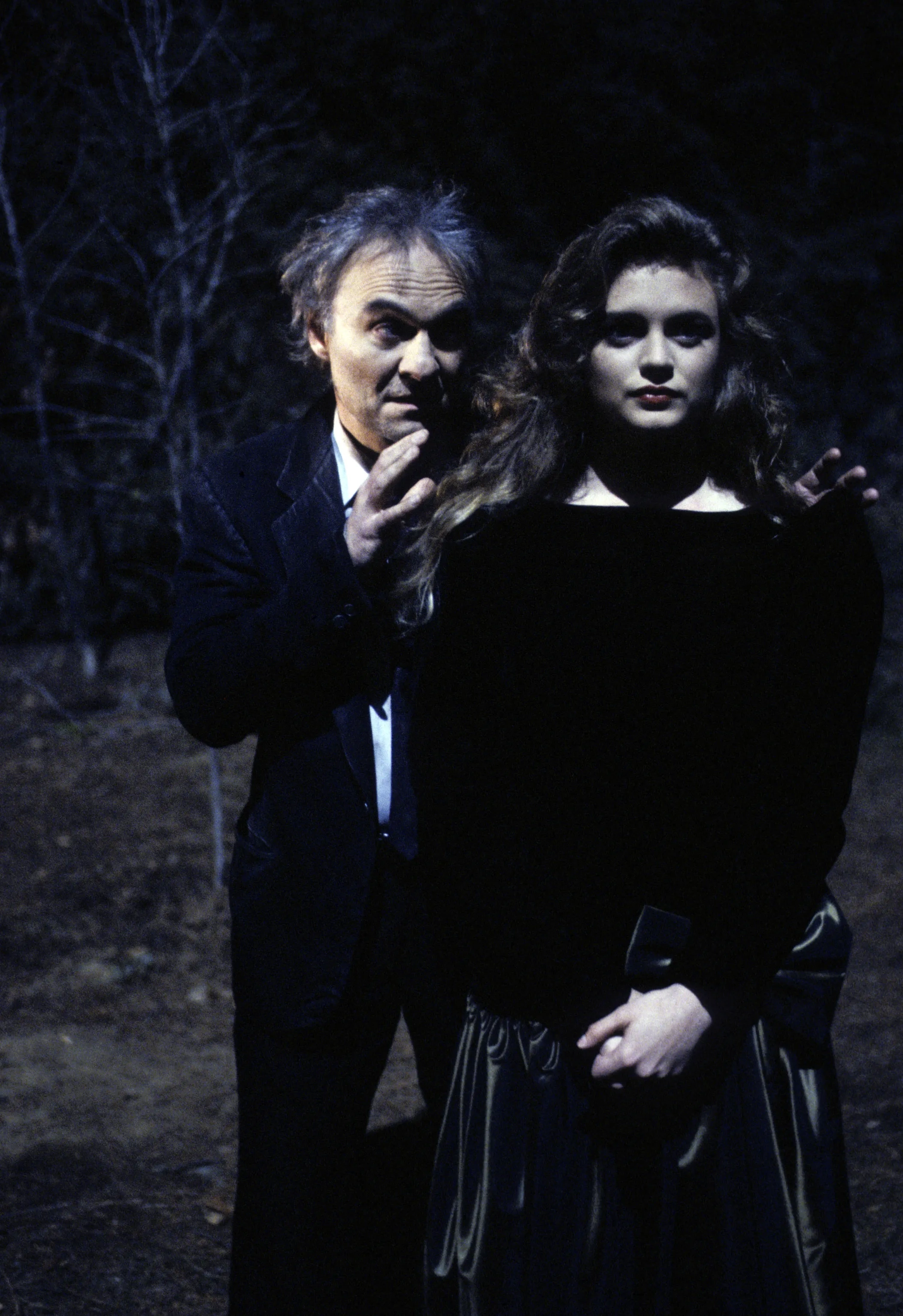 Heather Graham and Kenneth Welsh in Twin Peaks (1990)