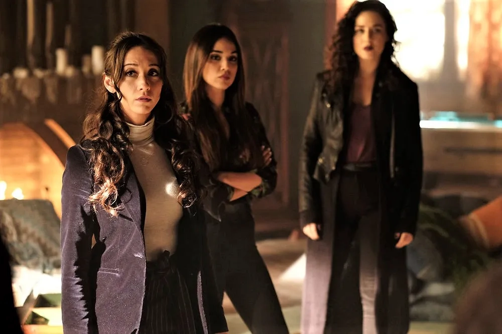 Stella Maeve, Summer Bishil, and Jade Tailor in The Magicians (2015)