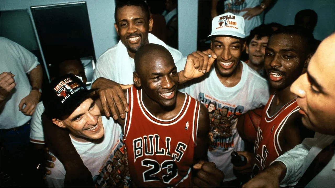 Michael Jordan, Scottie Pippen, Horace Grant, and John Paxson in The Last Dance (2020)