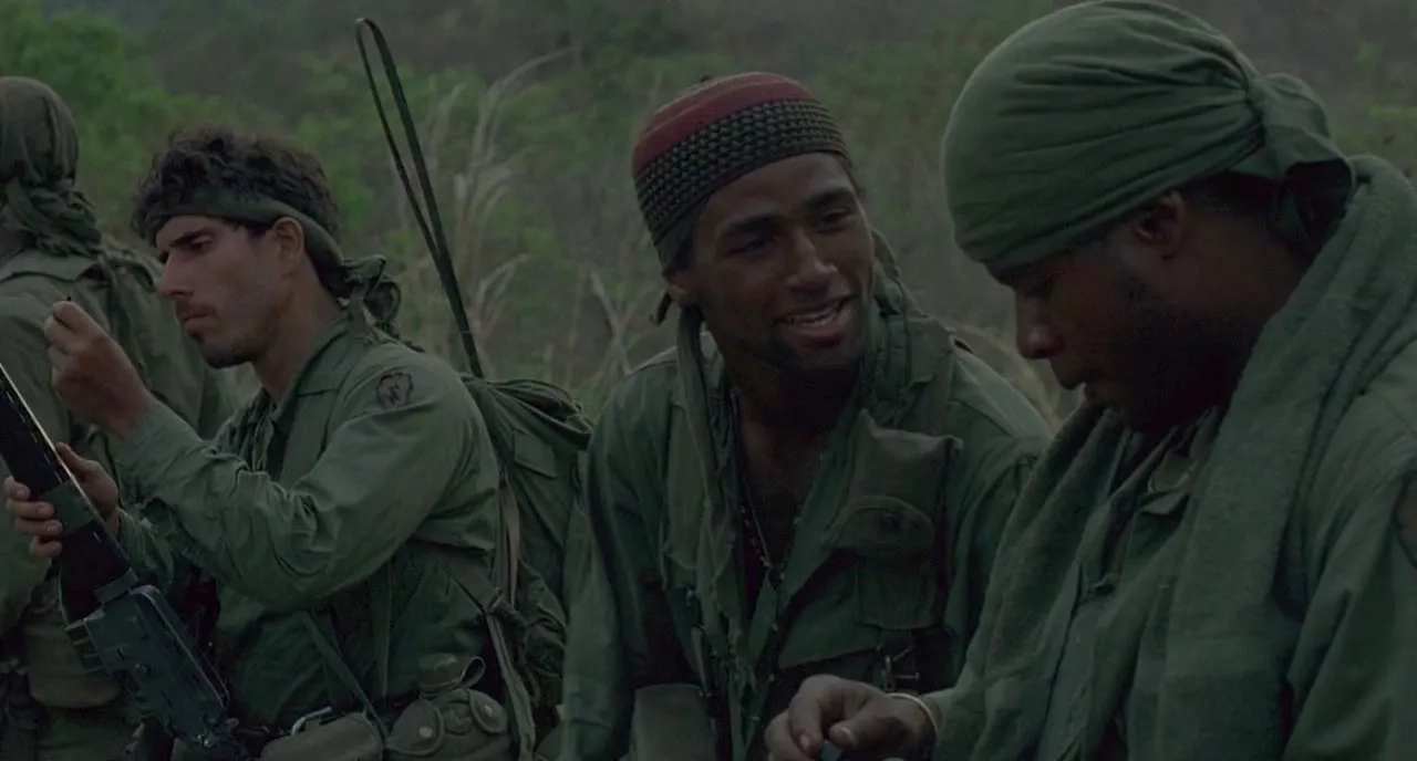 Forest Whitaker, Reggie Johnson, and Ivan Kane in Platoon (1986)