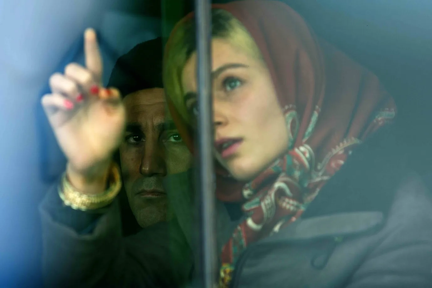 Mahsa Hejazi and Mohsen Tanabandeh in World War III (2022)