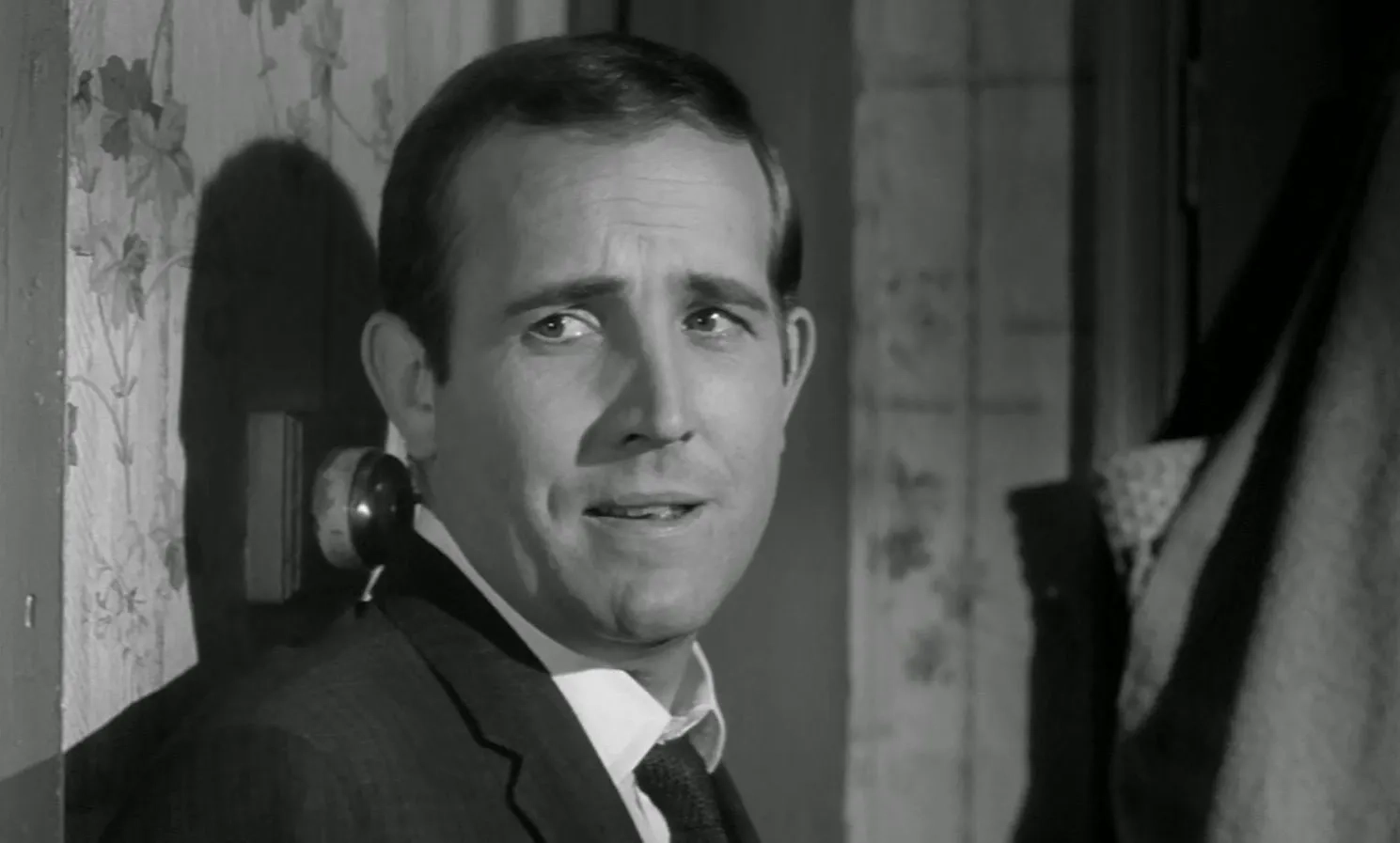 Ian Hendry in Repulsion (1965)