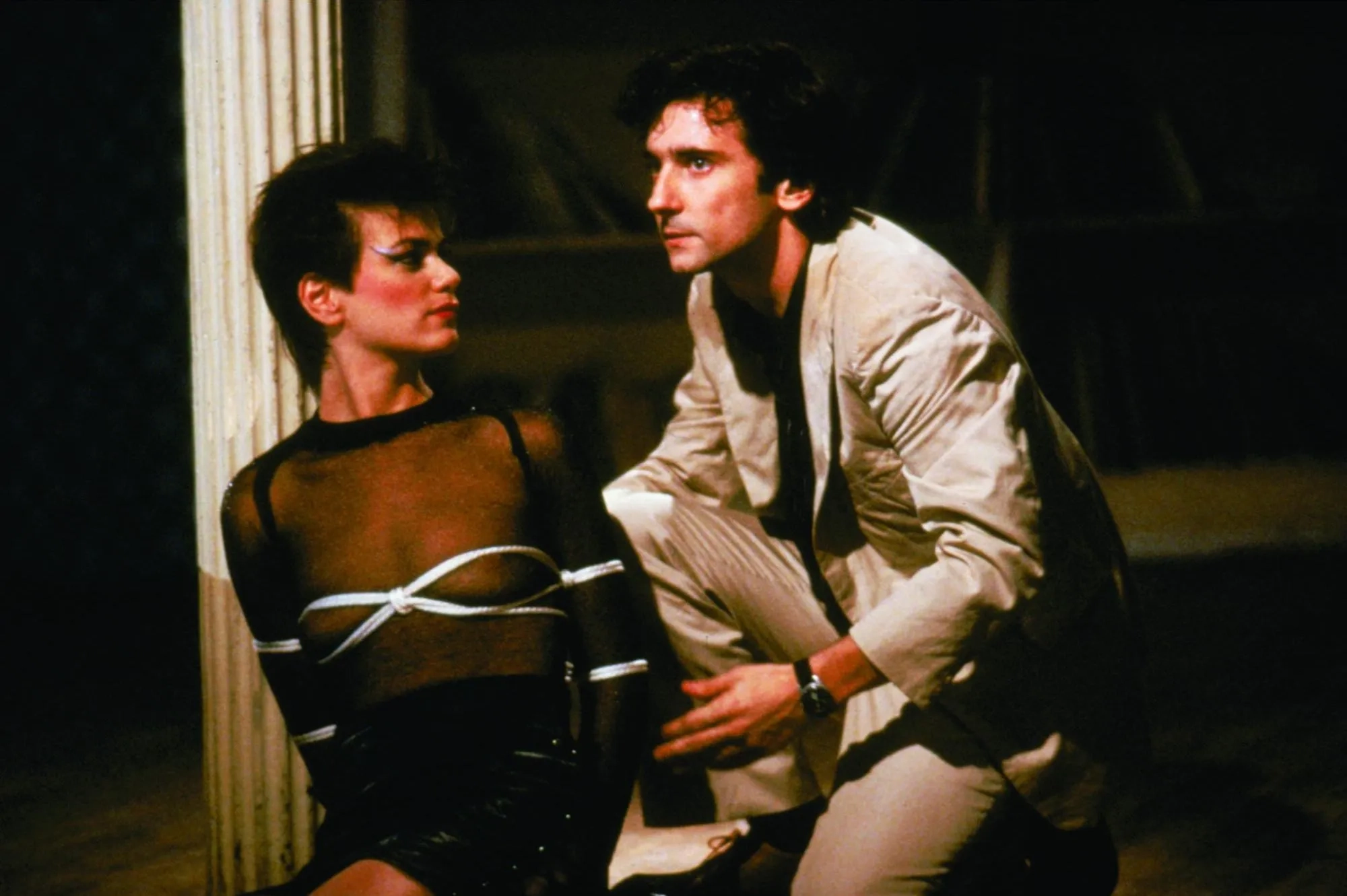 Linda Fiorentino and Griffin Dunne in After Hours (1985)