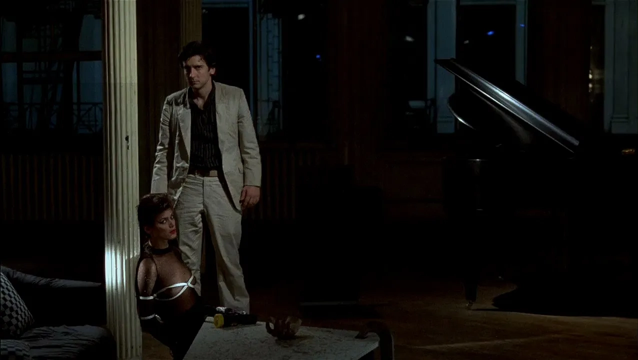 Linda Fiorentino and Griffin Dunne in After Hours (1985)