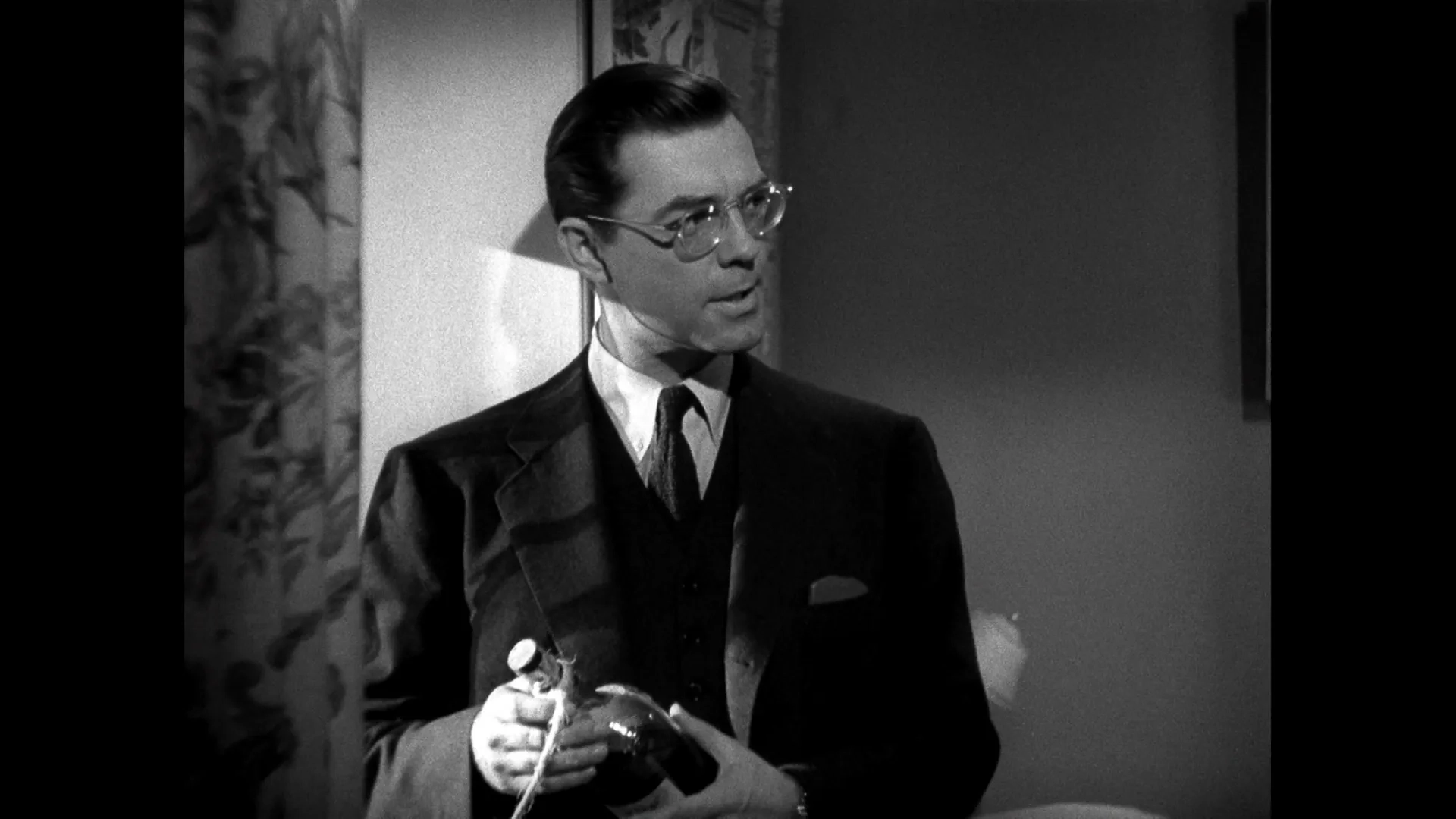 Phillip Terry in The Lost Weekend (1945)