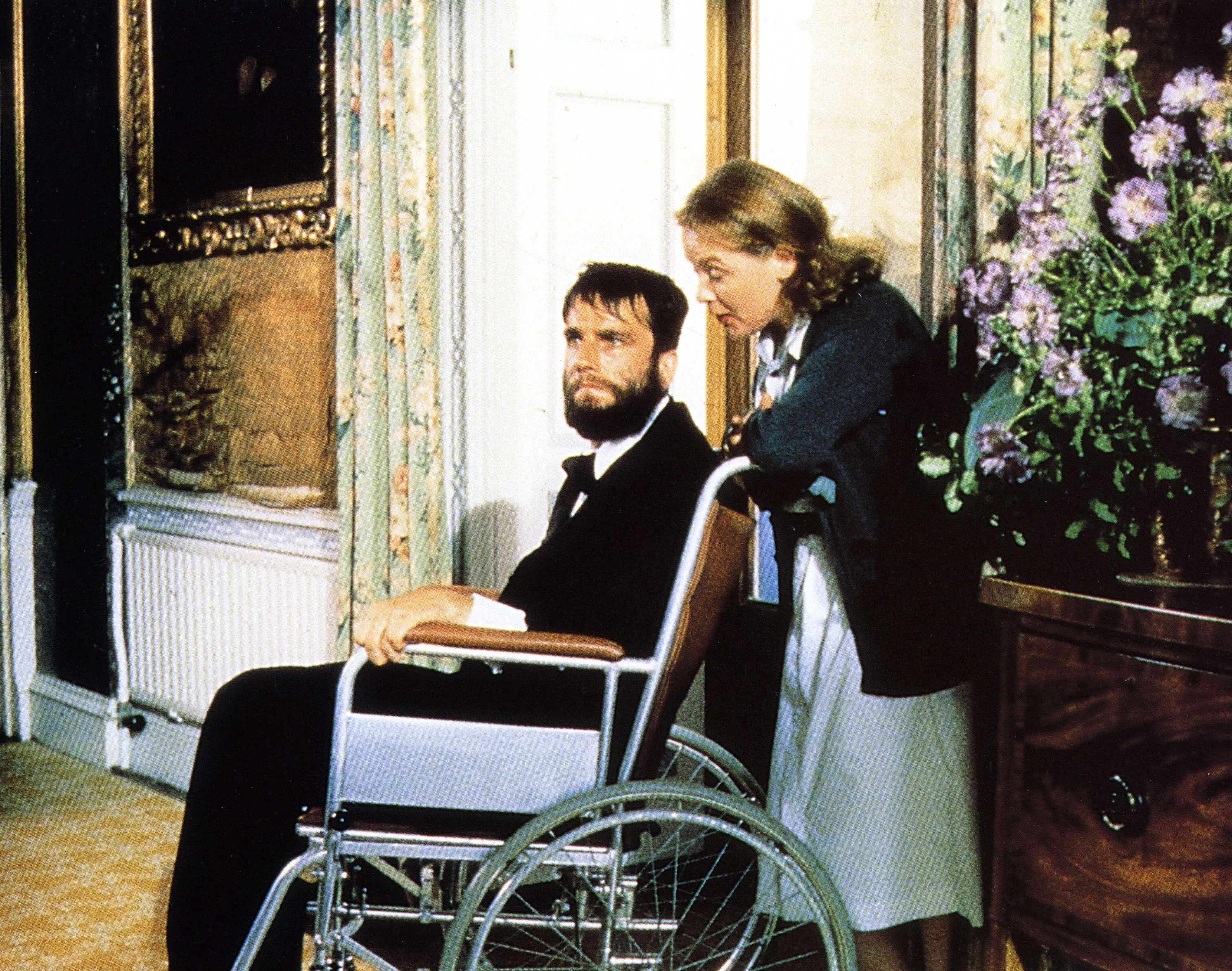 Daniel Day-Lewis and Ruth McCabe in My Left Foot (1989)