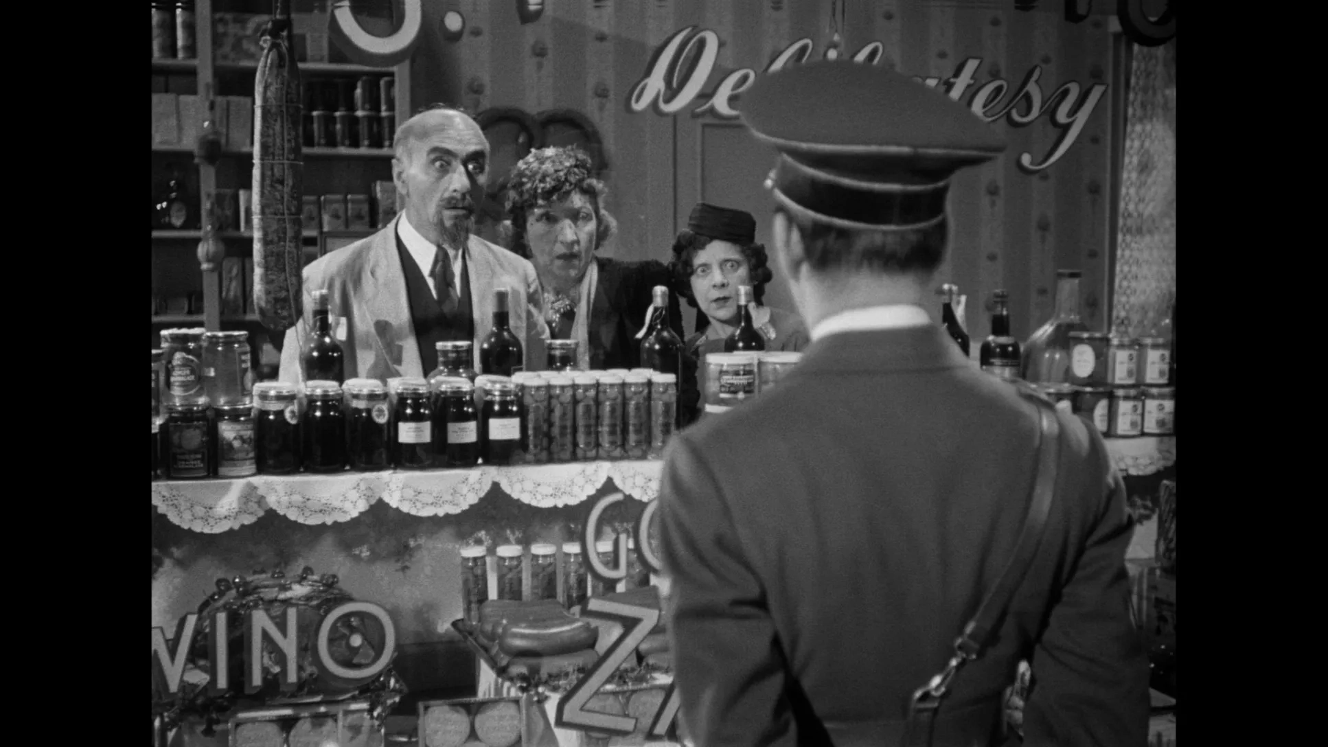 Lionel Atwill, Maude Eburne, and Tiny Jones in To Be or Not to Be (1942)