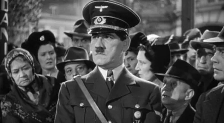 Tom Dugan in To Be or Not to Be (1942)