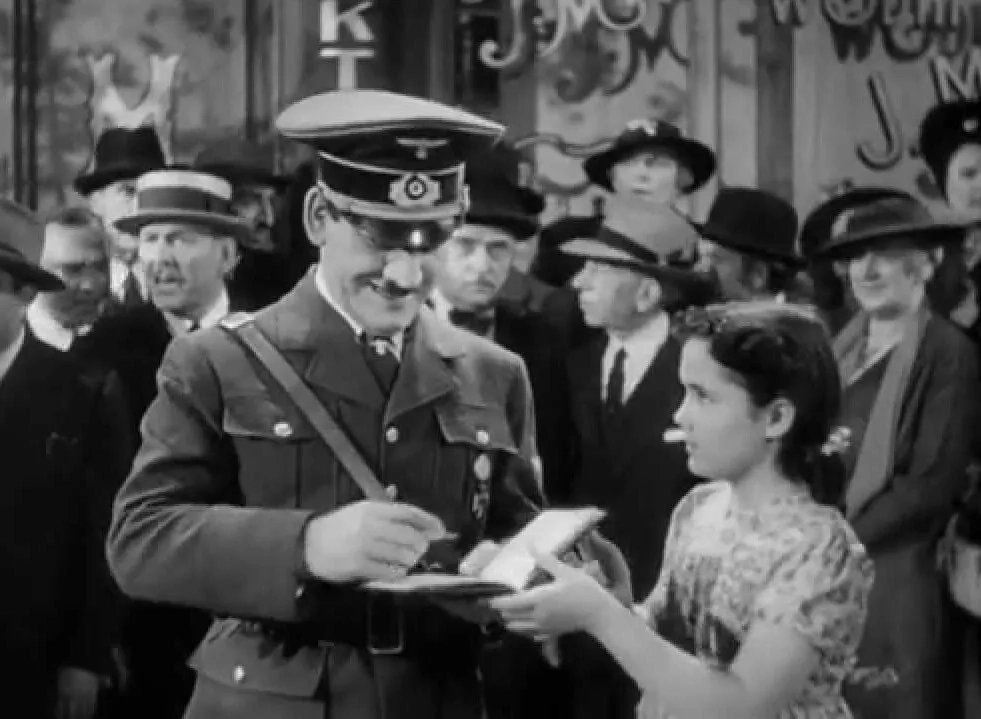 Tom Dugan in To Be or Not to Be (1942)