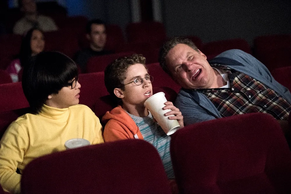 Jeff Garlin, Sean Giambrone, and Kenny Ridwan in The Goldbergs (2013)