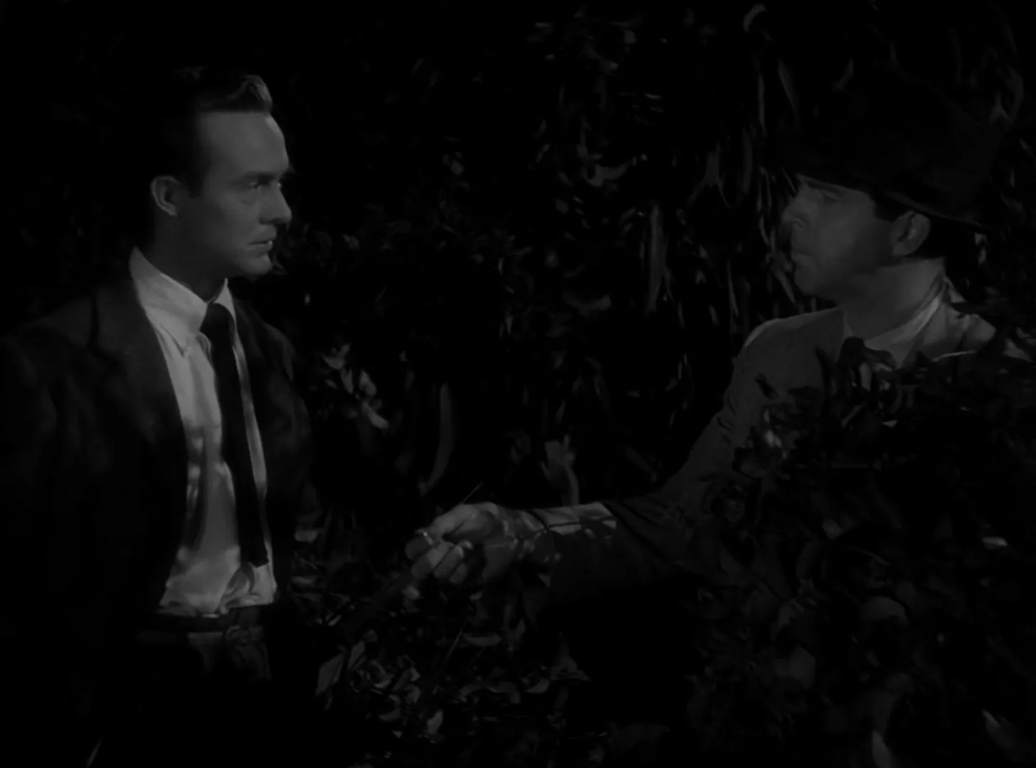 Byron Barr and Fred MacMurray in Double Indemnity (1944)