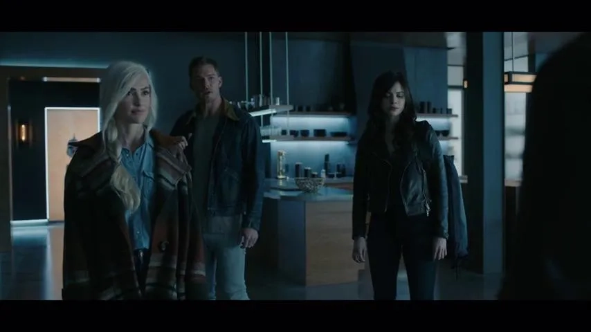 Minka Kelly, Alan Ritchson, and Conor Leslie in Titans (2018)