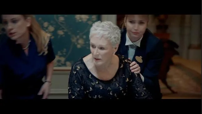 Still of Catharina Christie and Glenn Close in 'The Wife'.