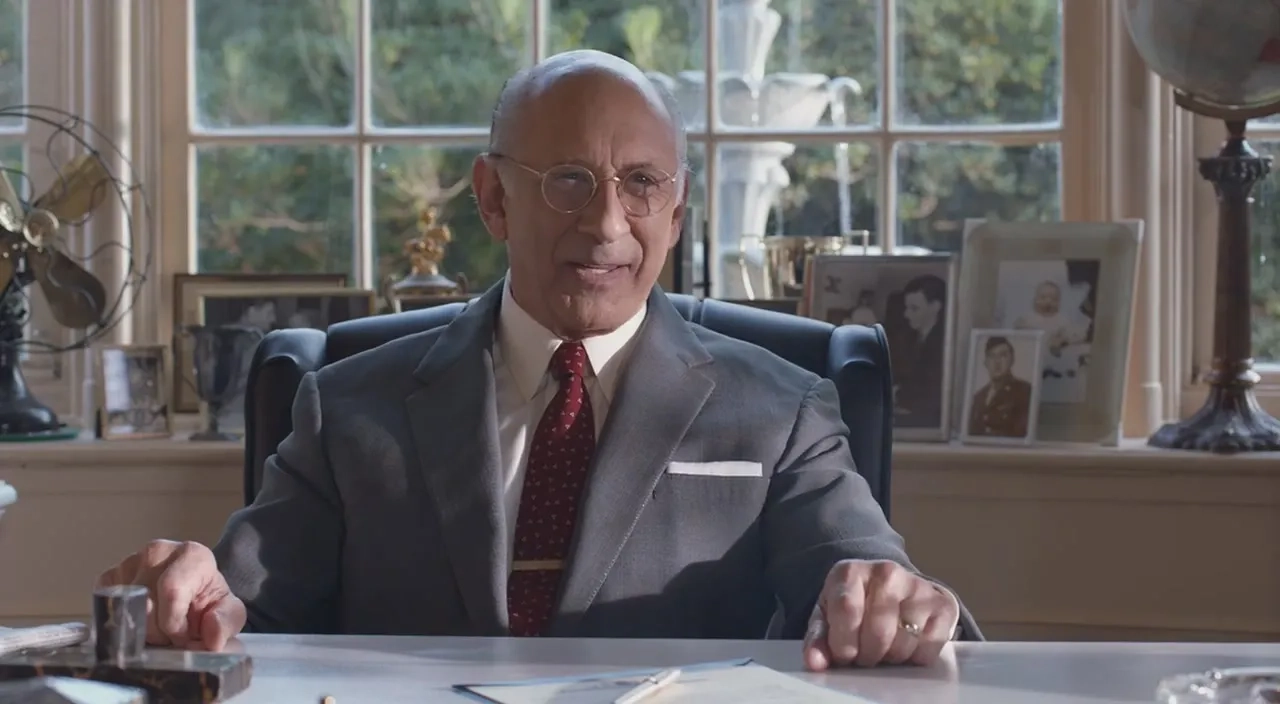 Richard Portnow in Trumbo (2015)