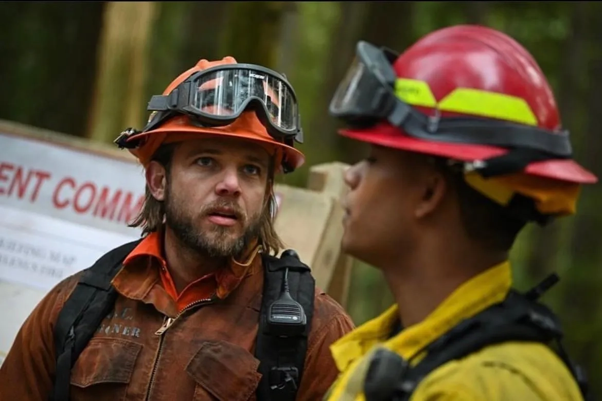 Max Thieriot and Jordan Calloway in Fire Country (2022)